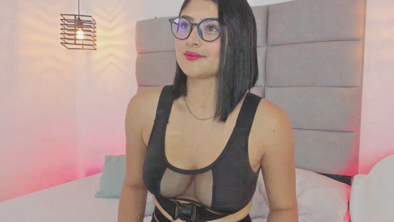 LaraMiller's Streamate show and profile