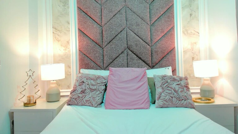 ScarletShinee's Streamate show and profile