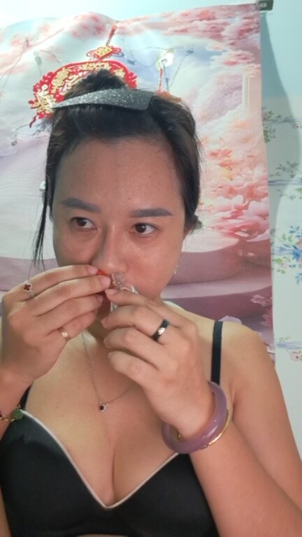 EmilyShow_96's Streamate show and profile