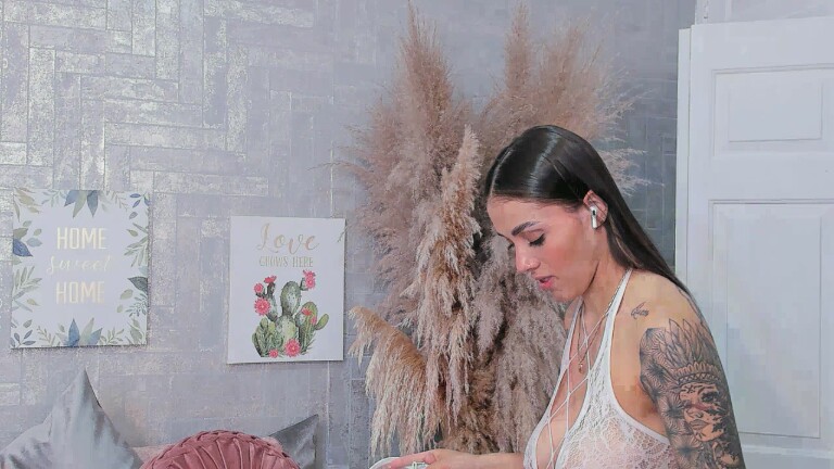 SaraBacker's Streamate show and profile