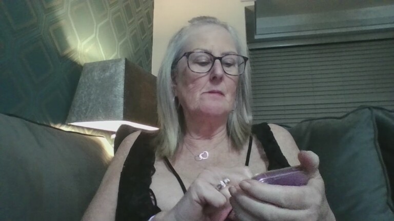 CurvyMatureRubyx's Streamate show and profile