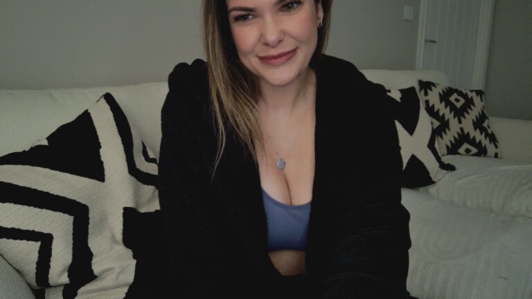 NaughtyMilfNextDoor's Streamate show and profile