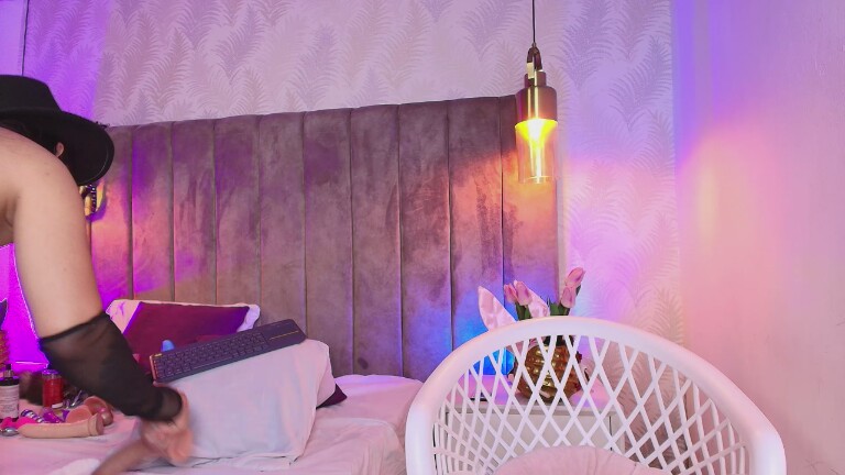 Tessalove_606's Streamate show and profile