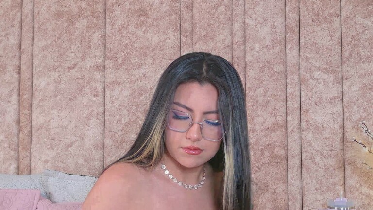 IsaRose's Streamate show and profile