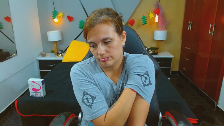 ConieMoss's Streamate show and profile