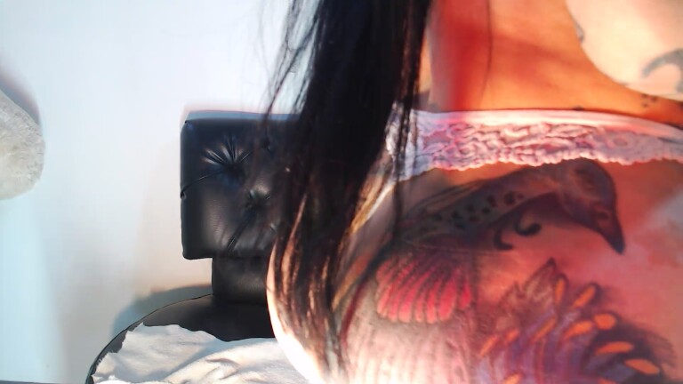 Badbunnygirl100's Streamate show and profile