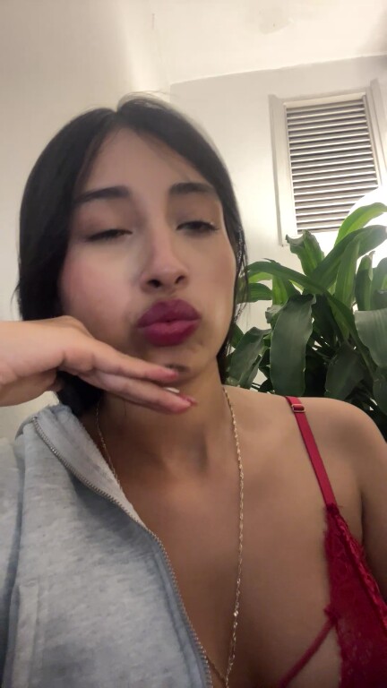 AlejandraSanz's Streamate show and profile