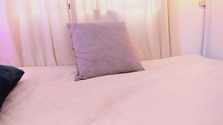 Naomii_Rosse69's Streamate show and profile