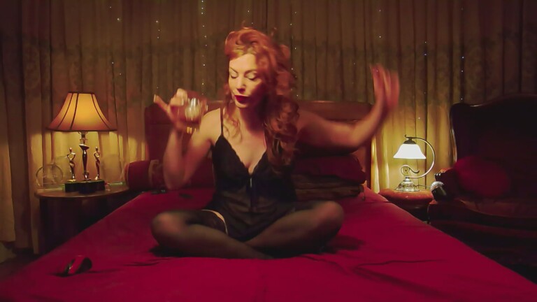 LittleRedBunny's Streamate show and profile