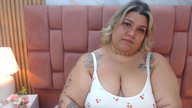 Evaverse's Streamate show and profile