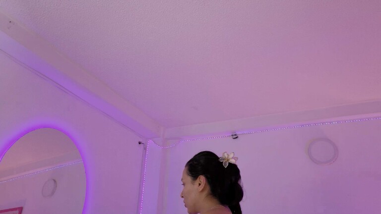 Adhara_gil19's Streamate show and profile