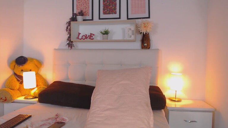 EmilyPricee's Streamate show and profile