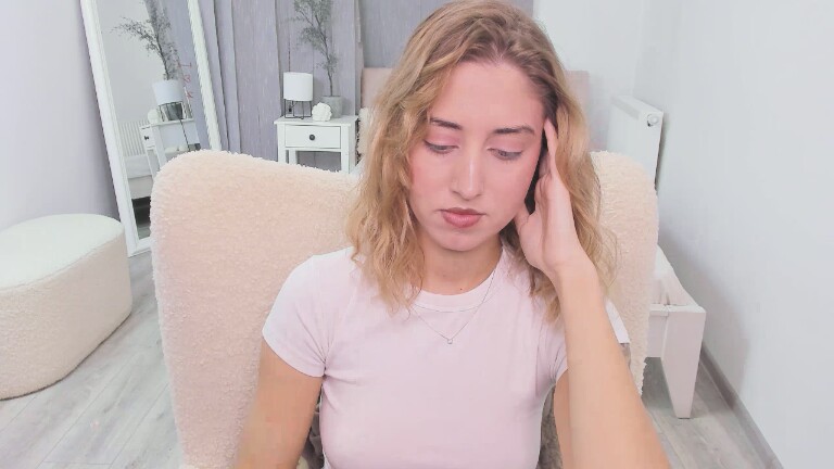 ChloeMatis's Streamate show and profile