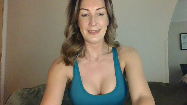 JoanieOakley21's Streamate show and profile