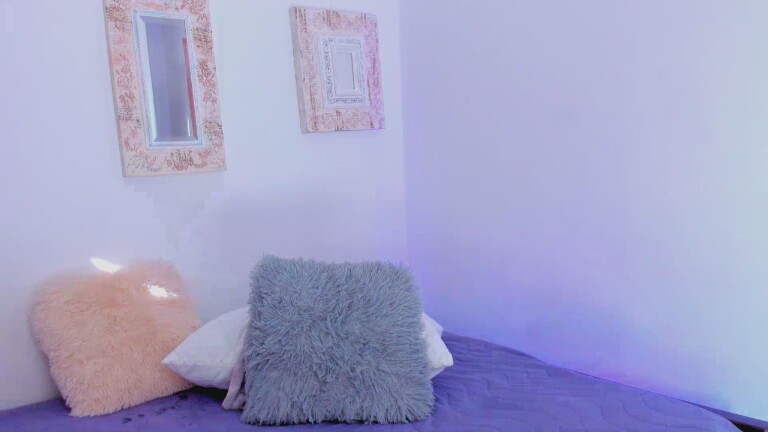 AriahDoll's Streamate show and profile