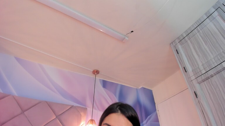 ViolletaRosse's Streamate show and profile