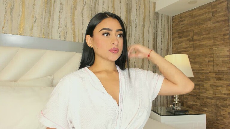 Sara_Hanniston's Streamate show and profile