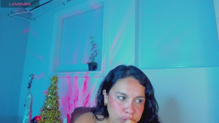 Nina_Lisboah's Streamate show and profile