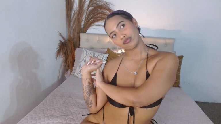 AdharaHiiller's Streamate show and profile