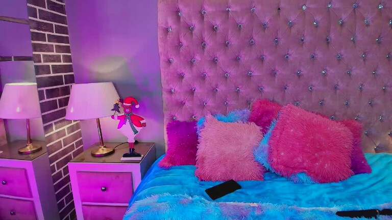 AdelaineBestt's Streamate show and profile