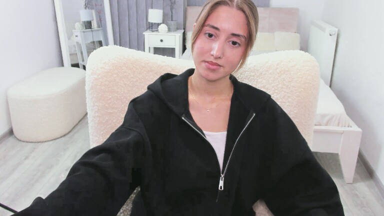 ChloeMatis's Streamate show and profile