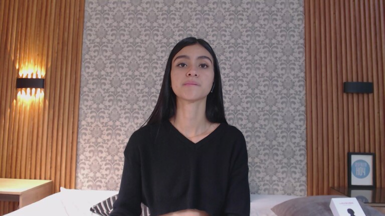 Charlotte_18's Streamate show and profile