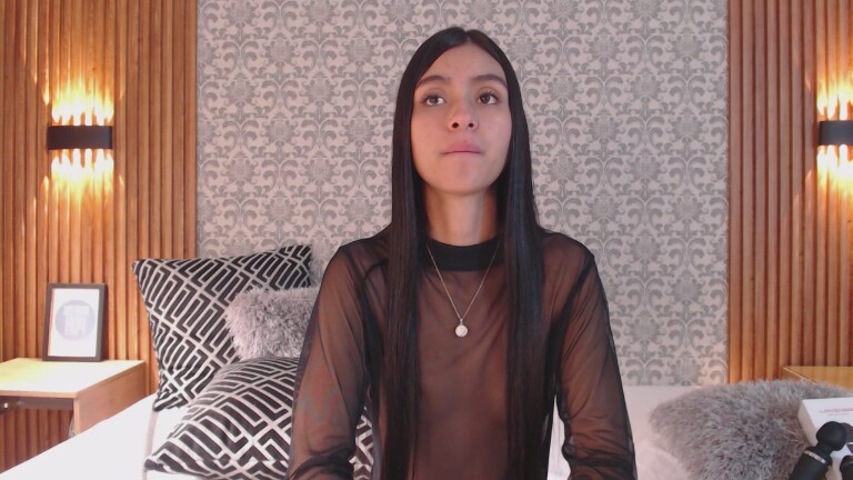 Charlotte_18's Streamate show and profile