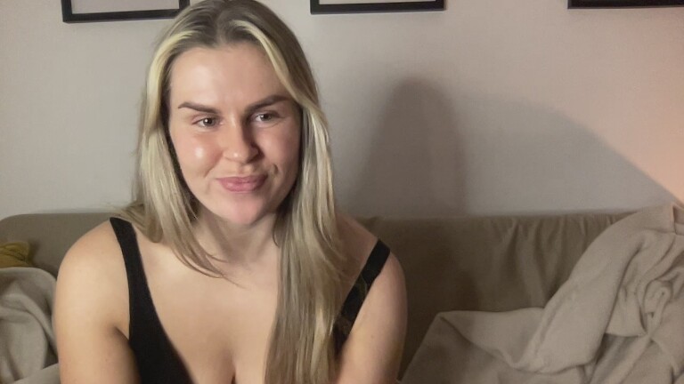 ClaraXVale's Streamate show and profile