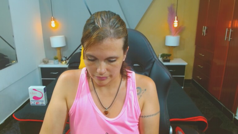 ConieMoss's Streamate show and profile