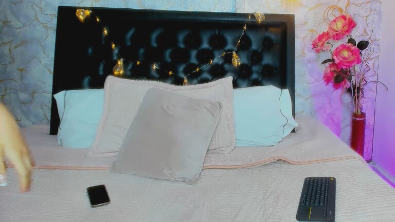 samaantha_sweet's Streamate show and profile