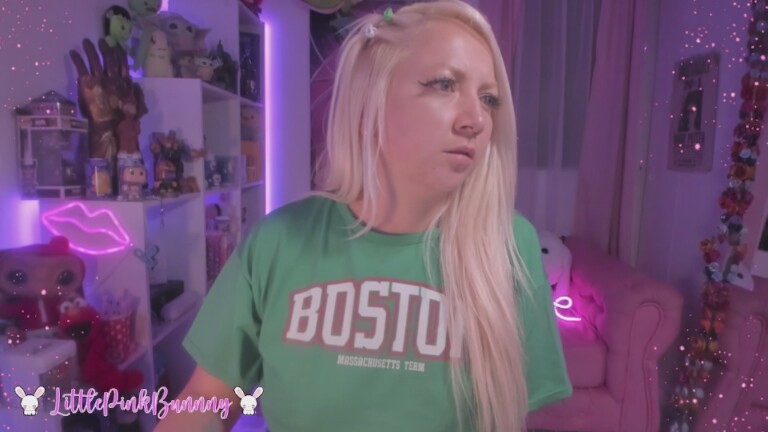 LittlePinkBunnny's Streamate show and profile