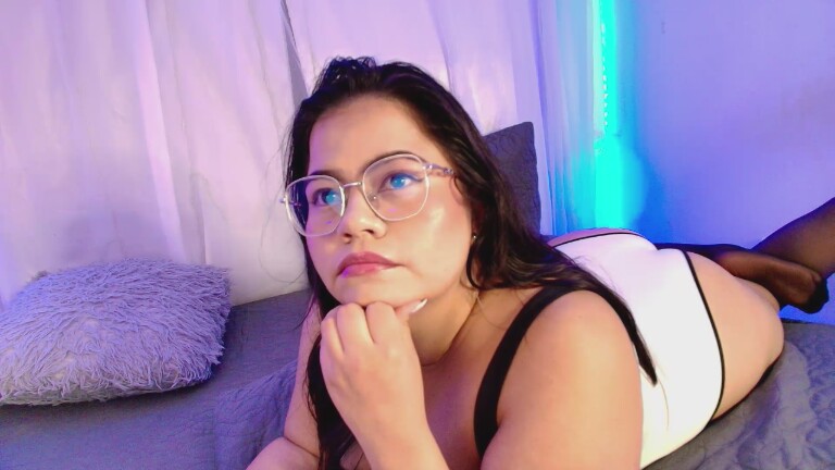 LinaRossie's Streamate show and profile