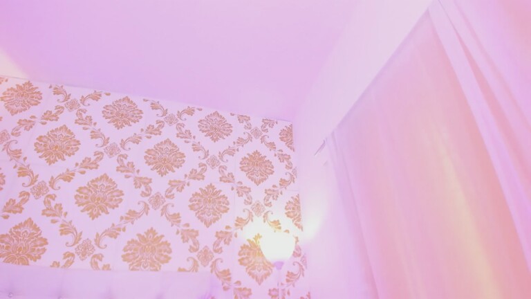 EMA_LAMBERT's Streamate show and profile