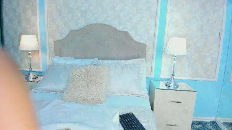 MiaPortmass's Streamate show and profile