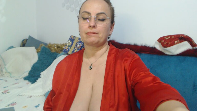 DANYIA's Streamate show and profile