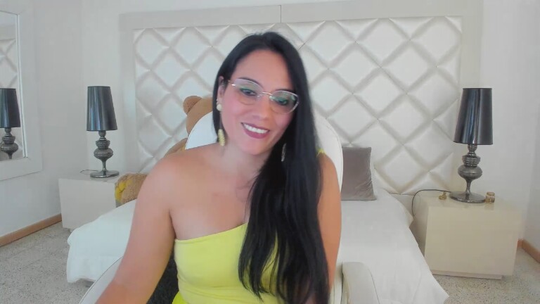 mia_sweetie's Streamate show and profile