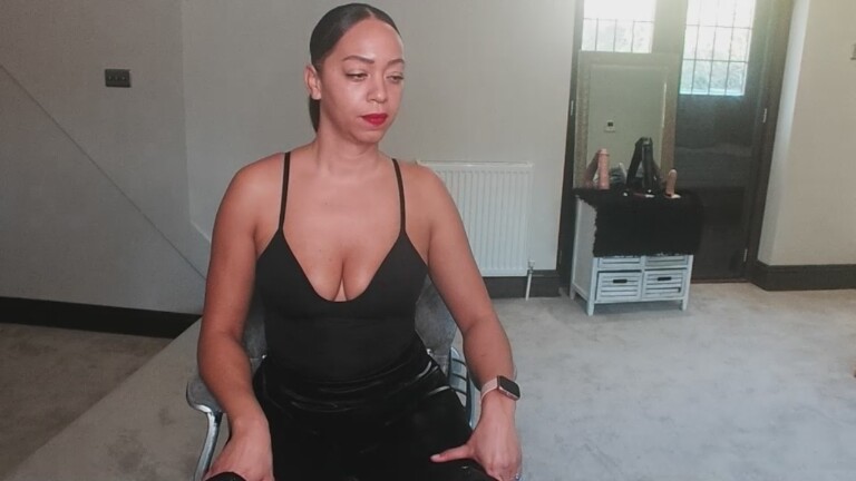 QueenTrick's Streamate show and profile