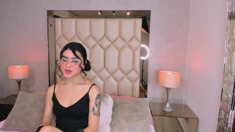 DafneJames's Streamate show and profile