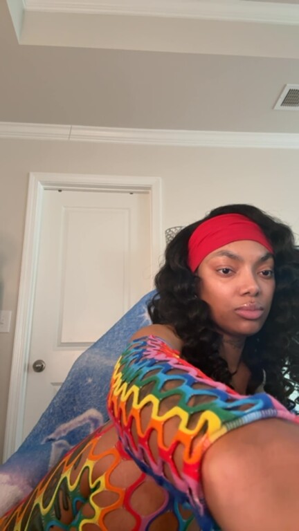 imeverythingg's Streamate show and profile