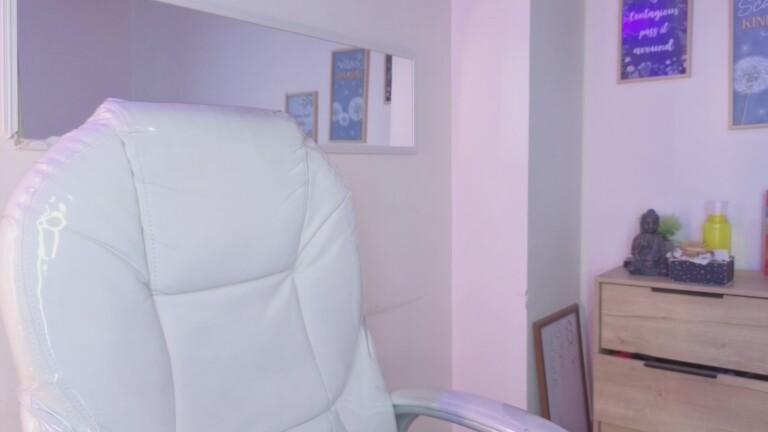 blueehazell18's Streamate show and profile