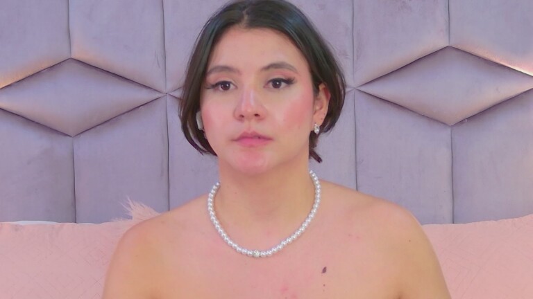 AndreaDum's Streamate show and profile