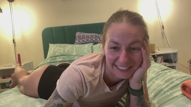 Beebeefitgirl's Streamate show and profile