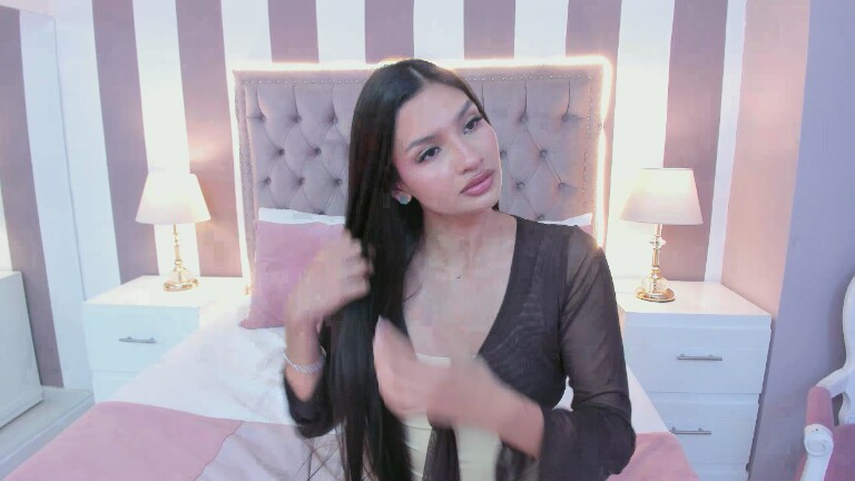 AuraClark's Streamate show and profile