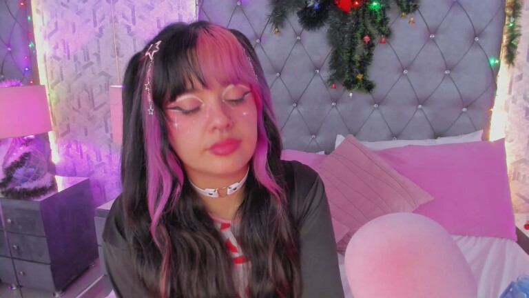 MaddieWaves's Streamate show and profile