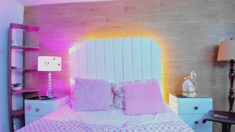 KendalFoxxx's Streamate show and profile