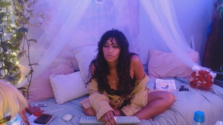 VegaVyxen_22's Streamate show and profile