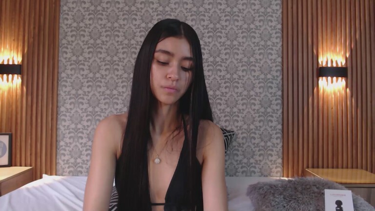 Charlotte_18's Streamate show and profile