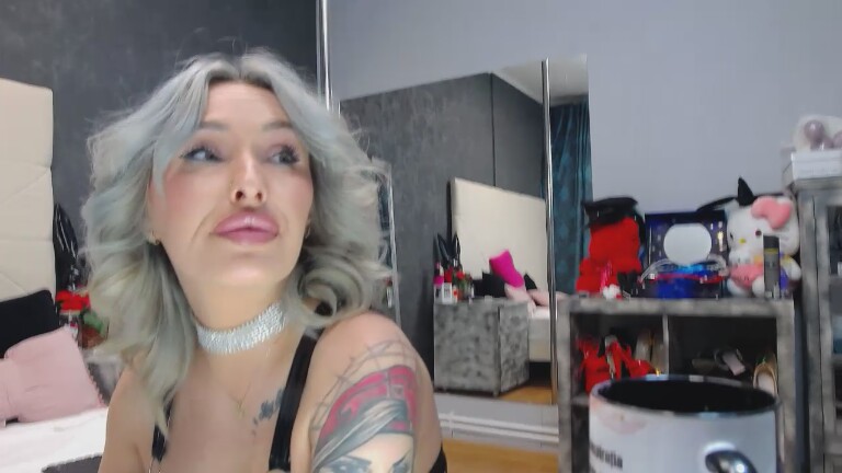 IssaSmithx's Streamate show and profile