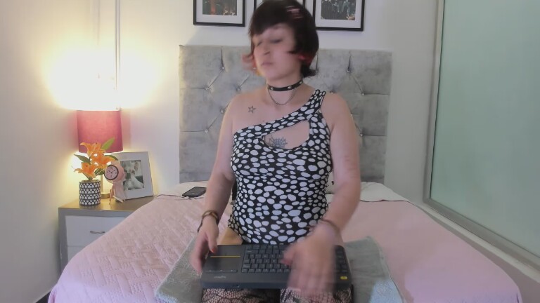 MichellJula's Streamate show and profile