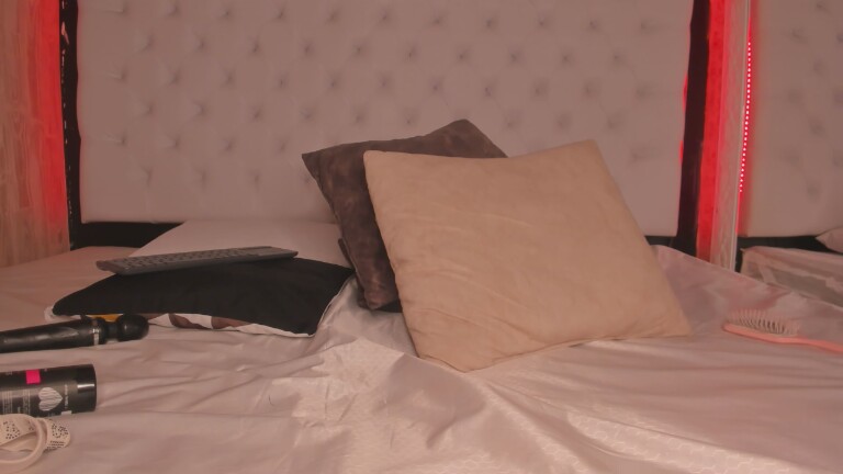 NaslyStone's Streamate show and profile